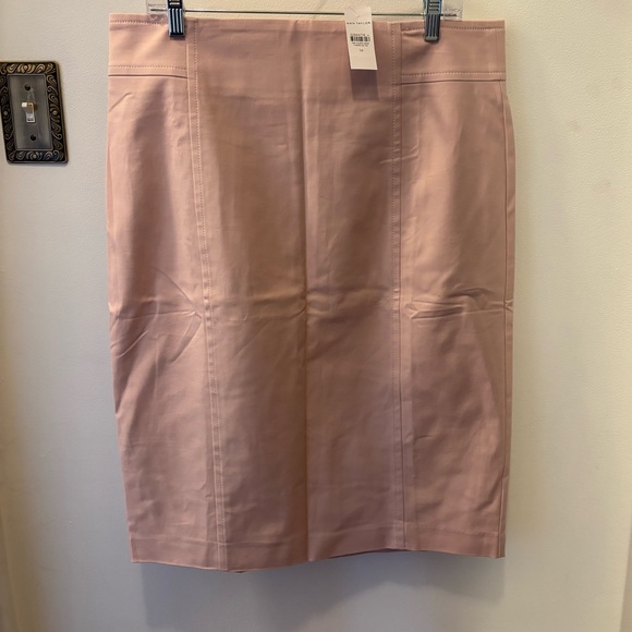 Ann Taylor High Rise Pencil Skirt || NWT || size 14 - Picture 2 of 6